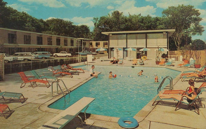 Fairlane Inn - Old Postcard